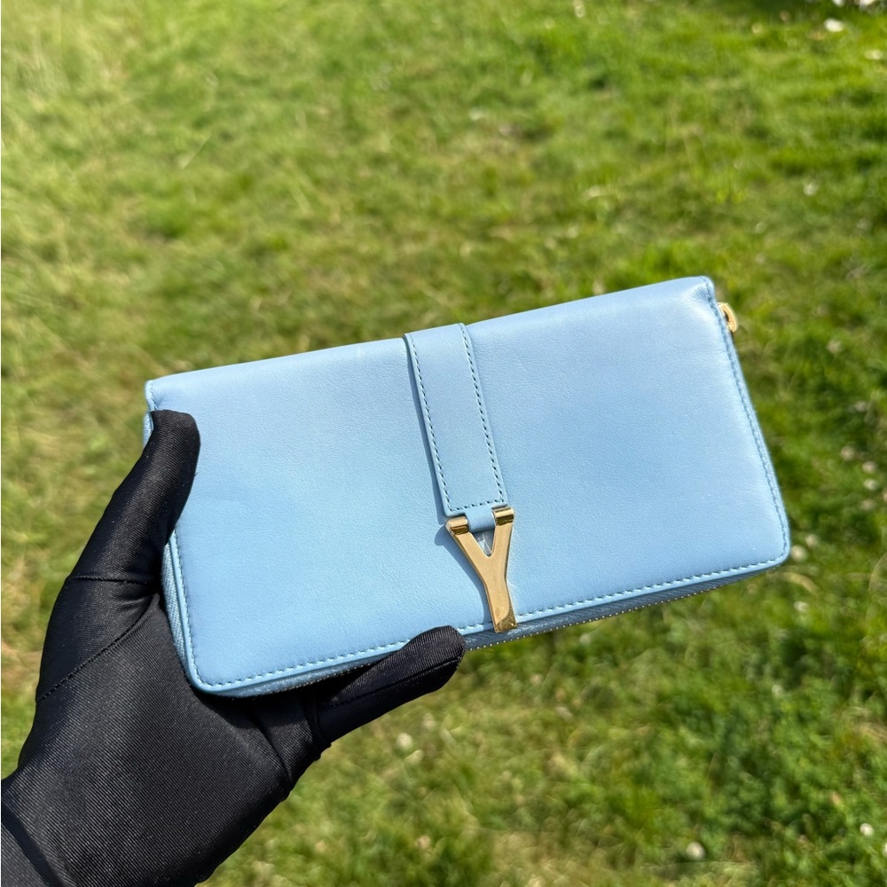 ❌SOLD❌authentic💯Yves Saint Laurent zipped wallet